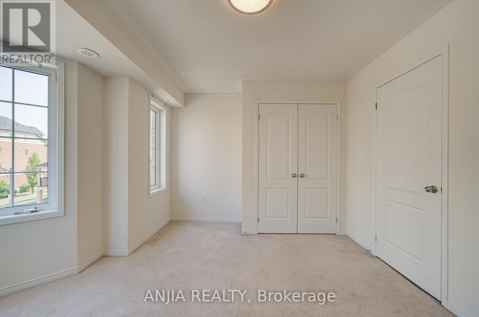 Photo 29 of 446 15 Filly Path, Oshawa ON