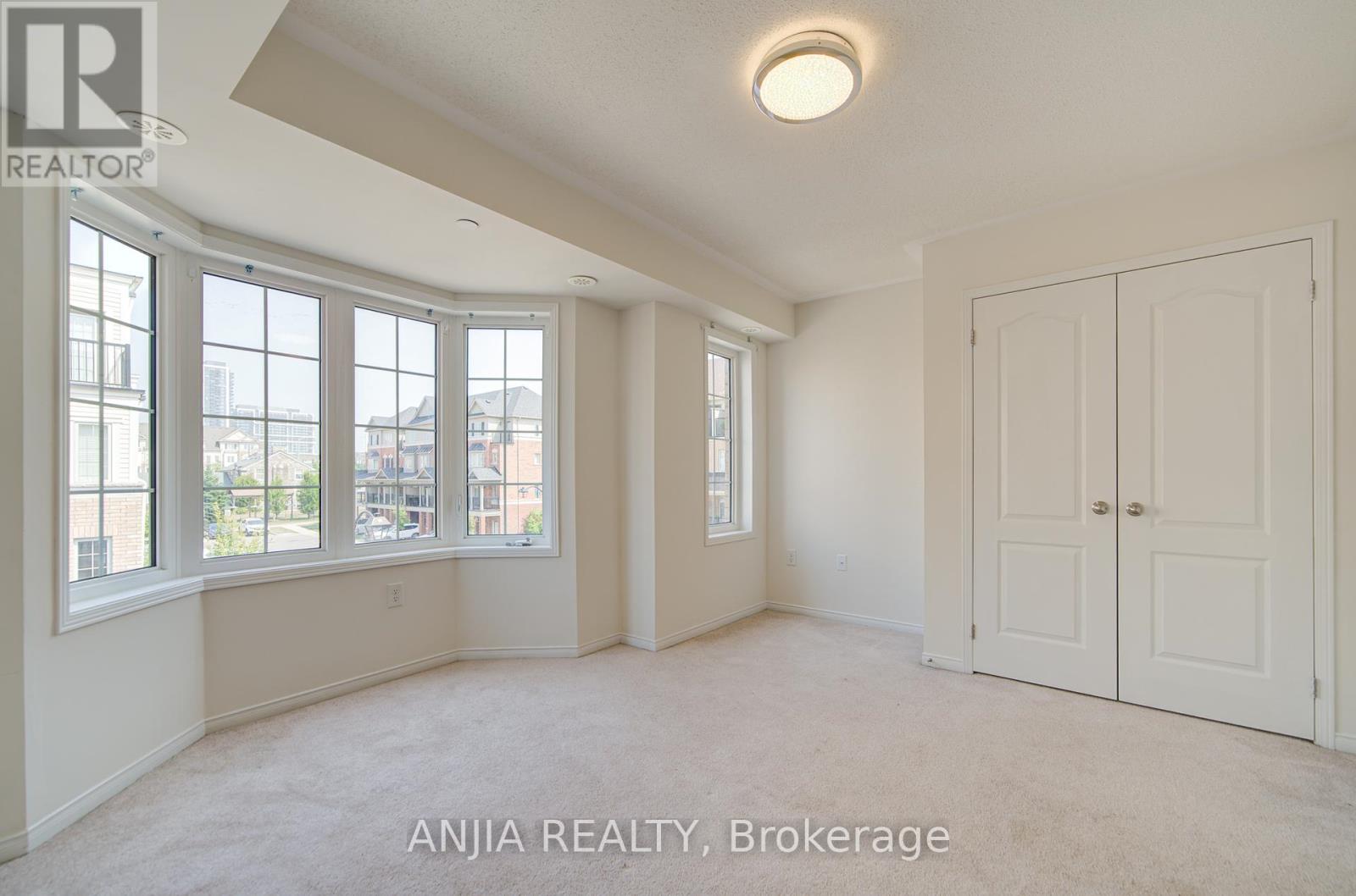 Photo 10 of 446 15 Filly Path, Oshawa ON