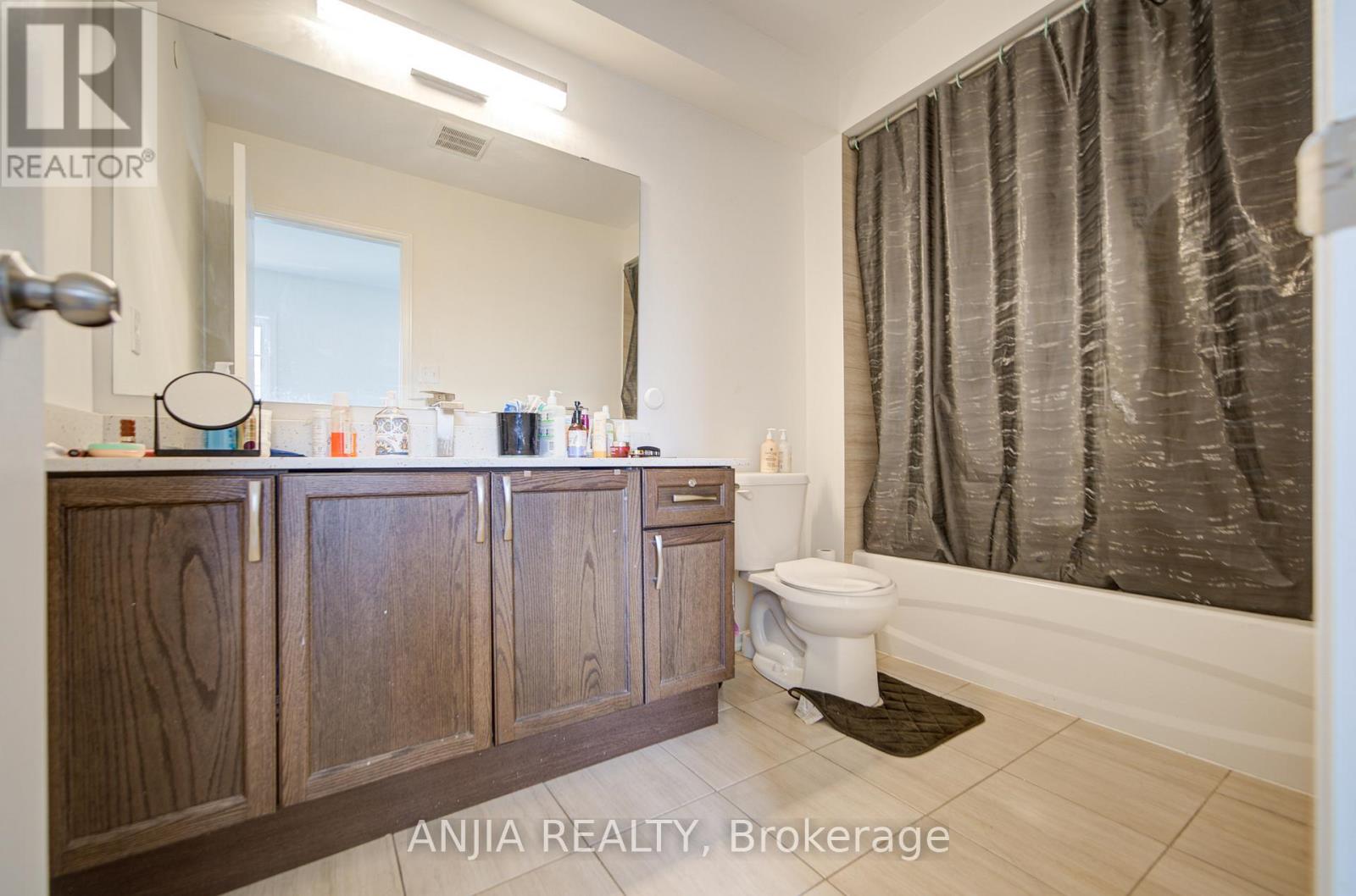 Photo 21 of 446 15 Filly Path, Oshawa ON