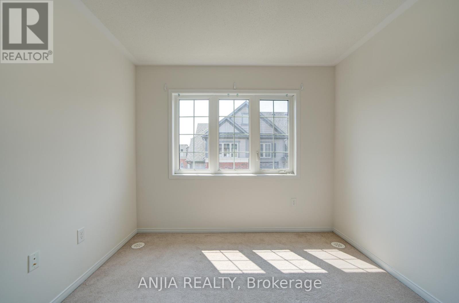 Photo 26 of 446 15 Filly Path, Oshawa ON