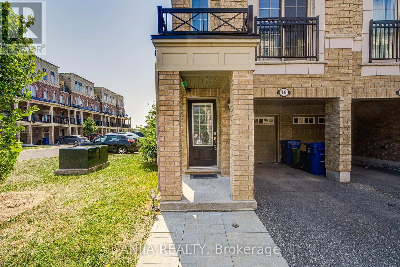 Photo 6 of 446 15 Filly Path, Oshawa ON