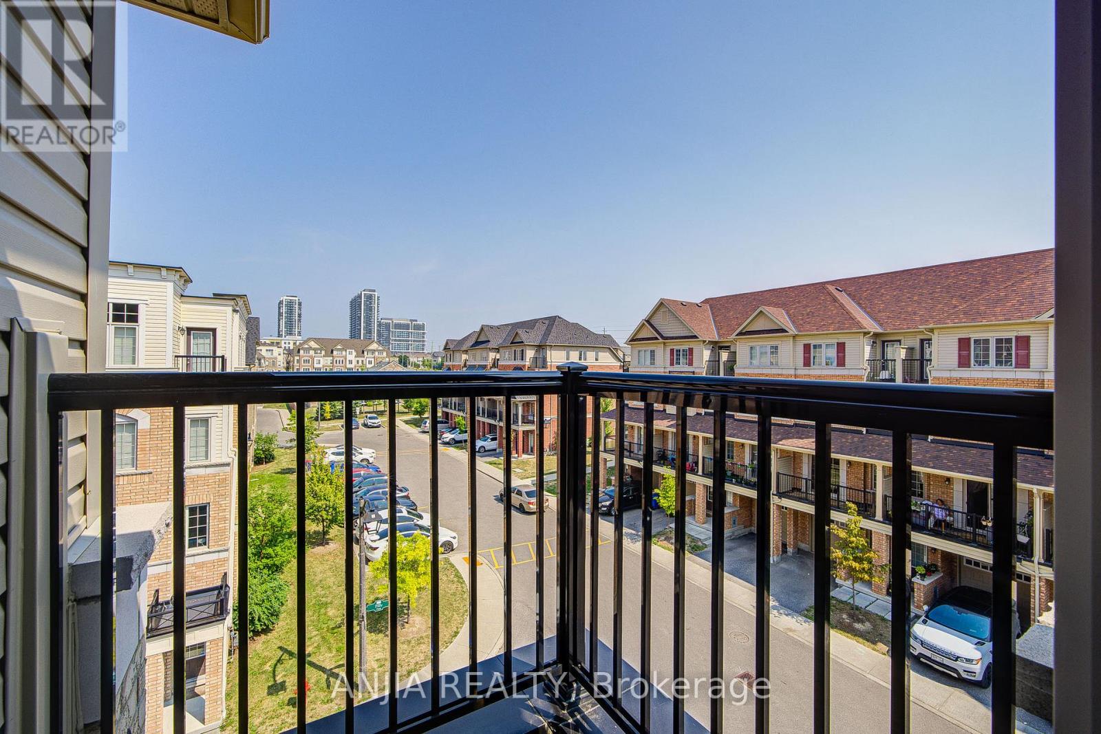 Photo 4 of 446 15 Filly Path, Oshawa ON
