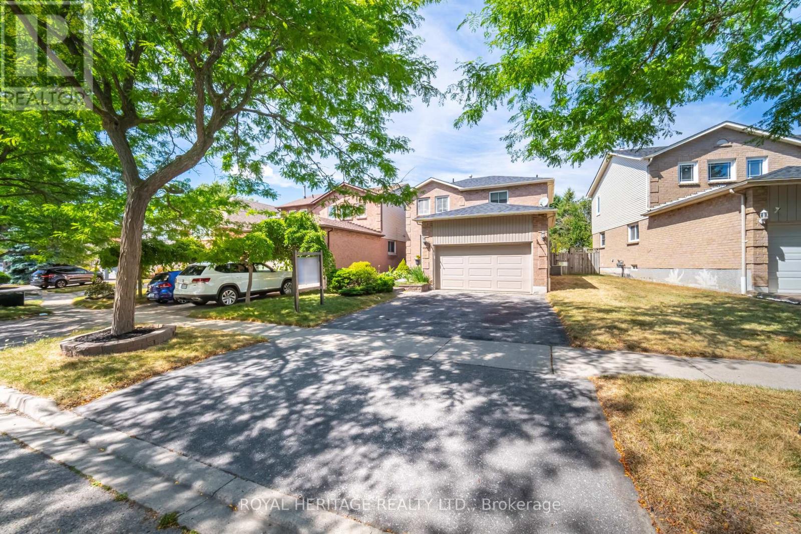 Photo 1 of 6 Field Crescent, Ajax ON