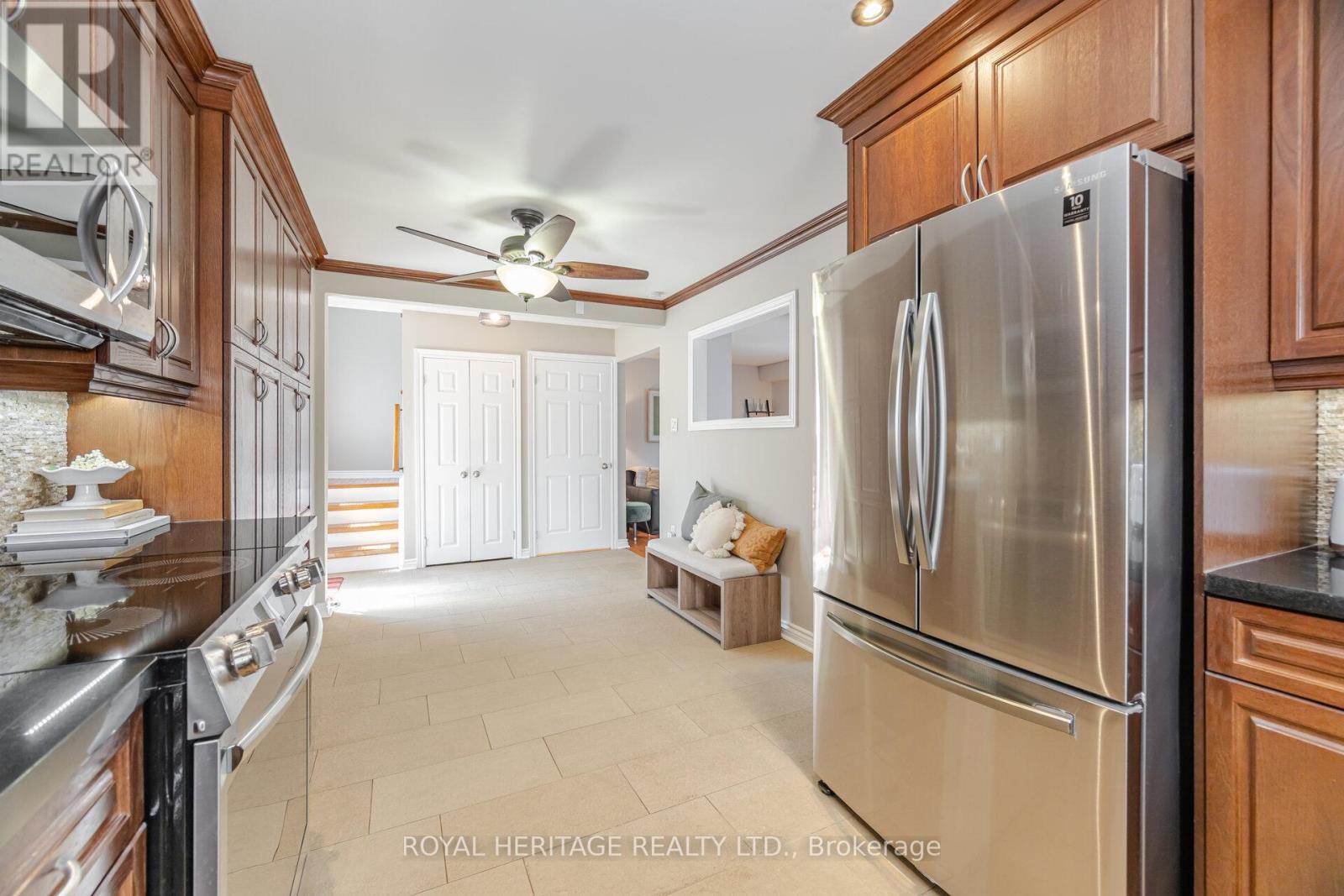 Photo 10 of 6 Field Crescent, Ajax ON
