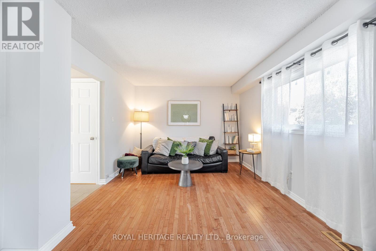 Photo 16 of 6 Field Crescent, Ajax ON