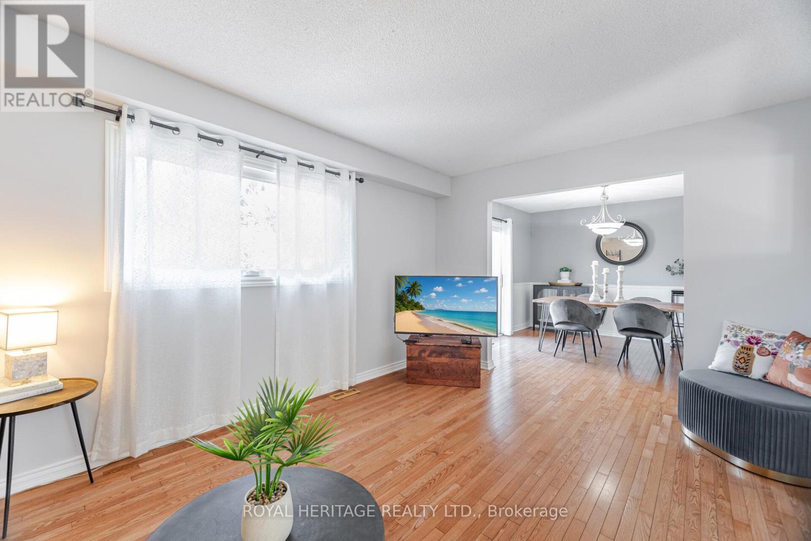 Photo 17 of 6 Field Crescent, Ajax ON