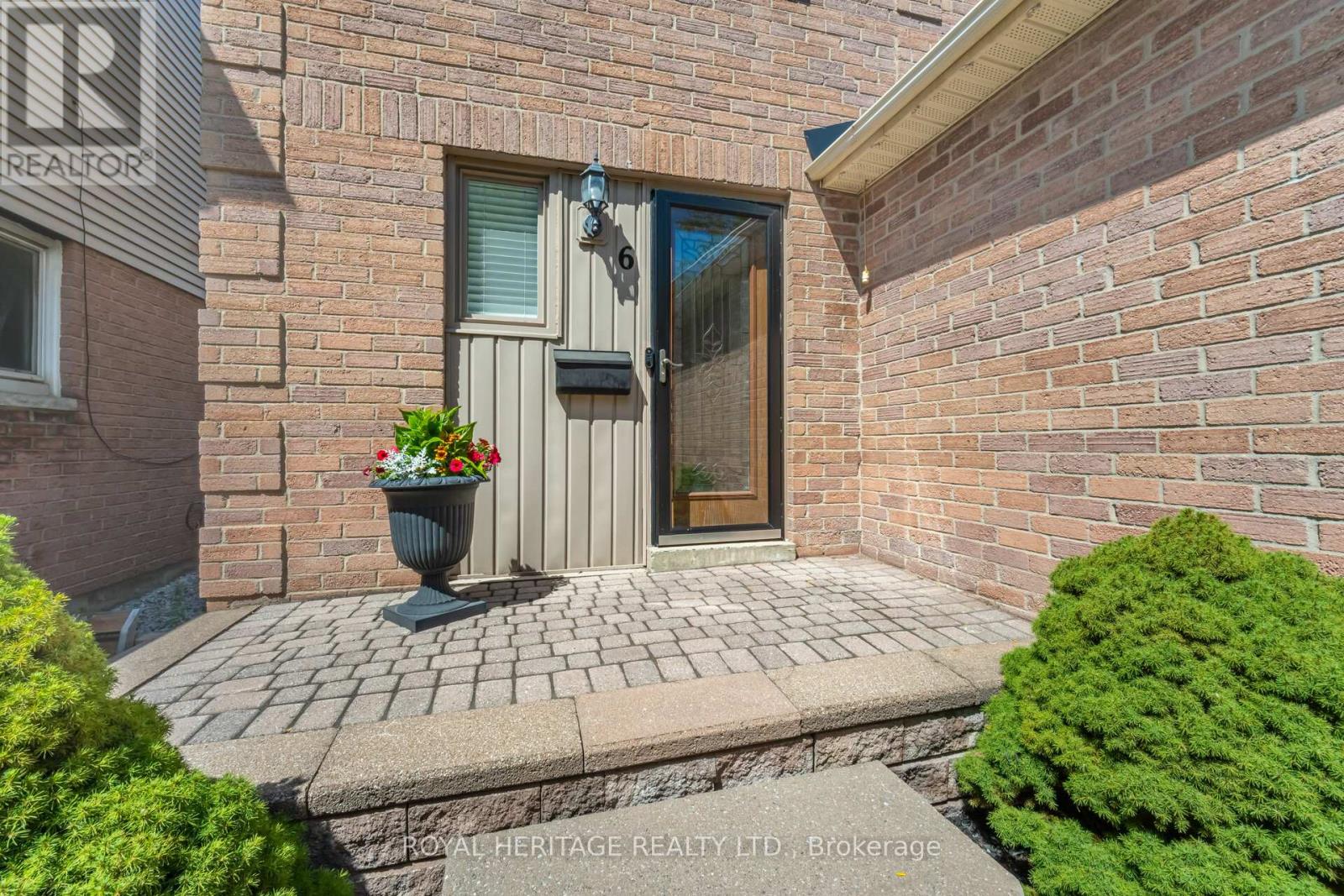 Photo 2 of 6 Field Crescent, Ajax ON