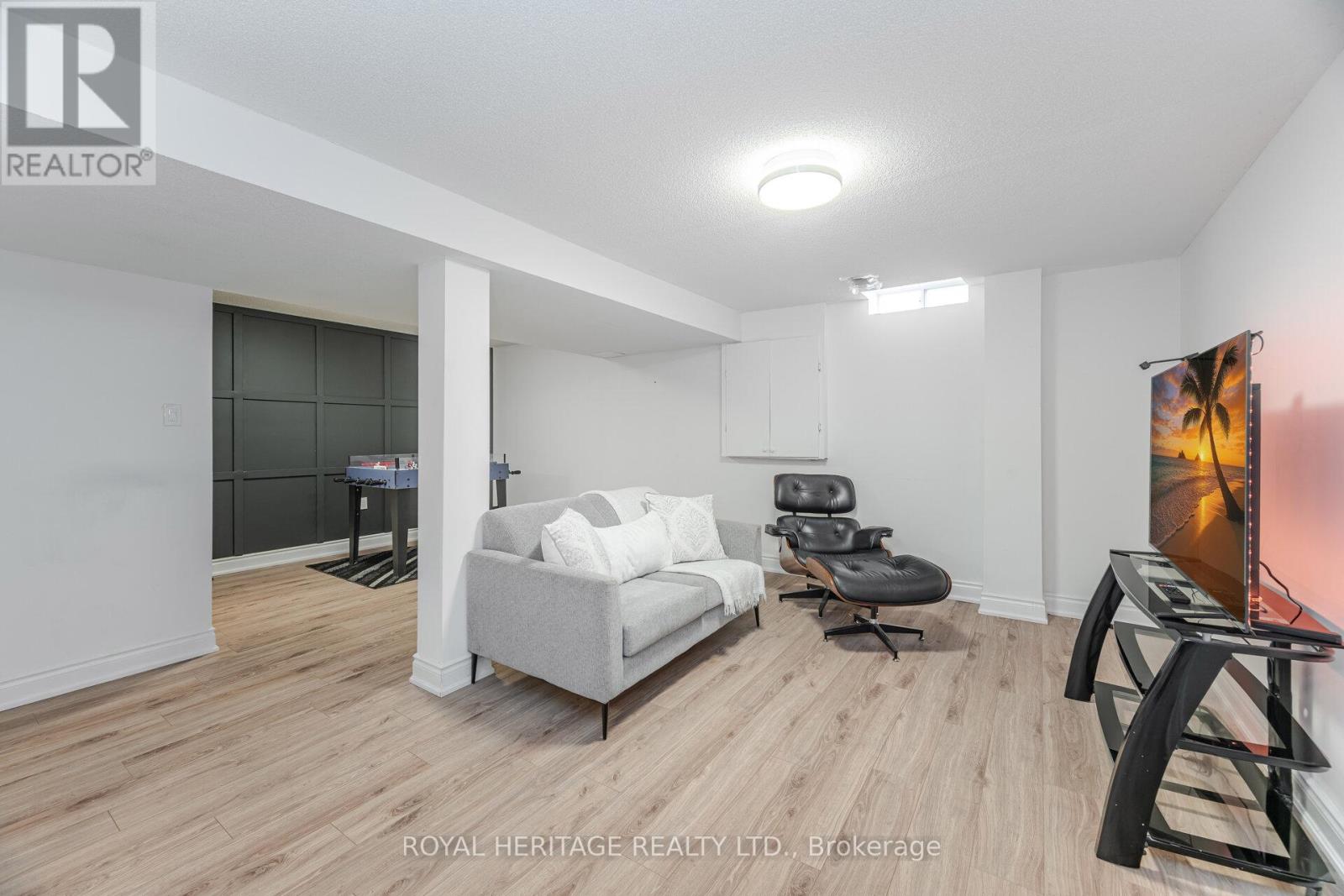 Photo 33 of 6 Field Crescent, Ajax ON
