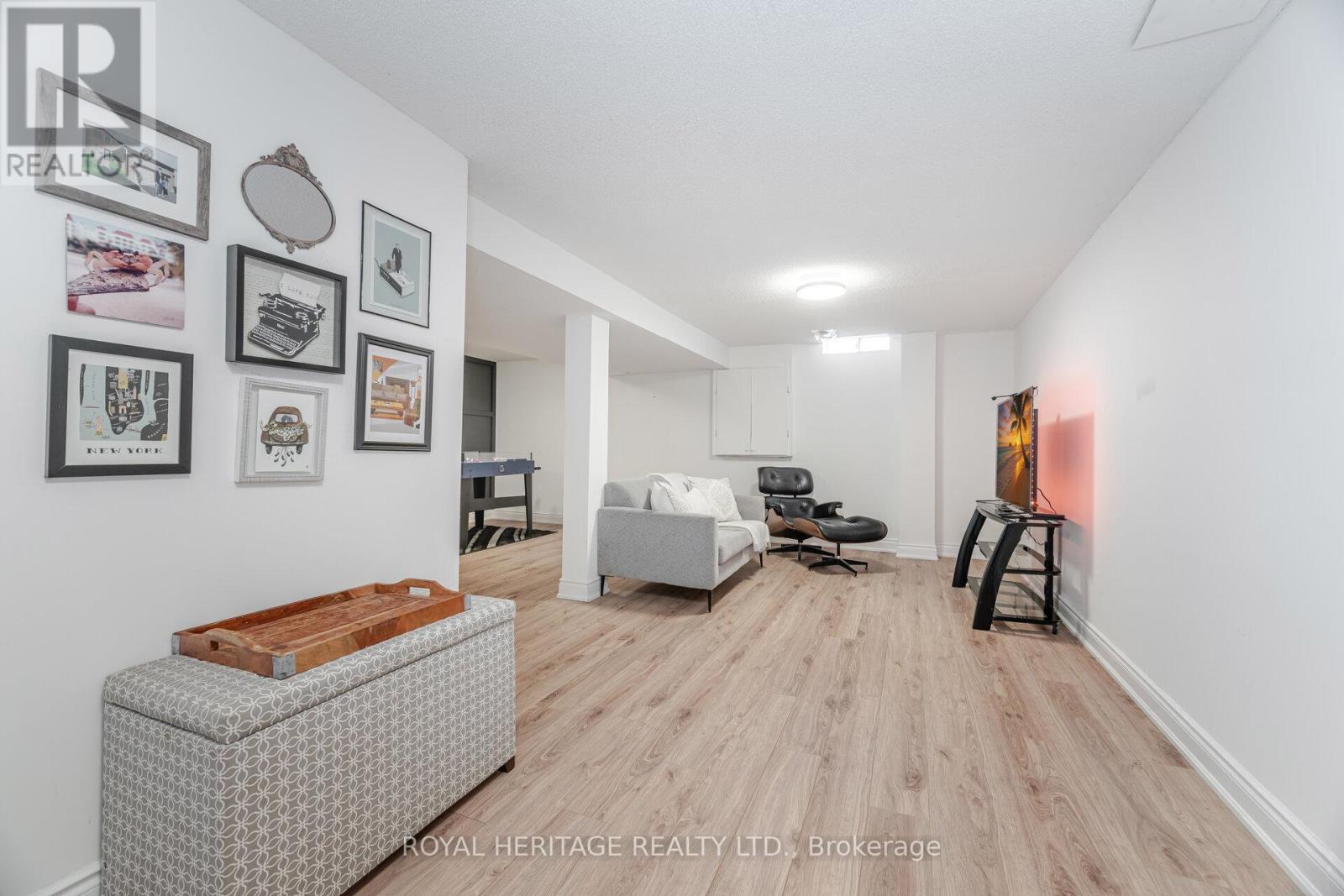 Photo 34 of 6 Field Crescent, Ajax ON