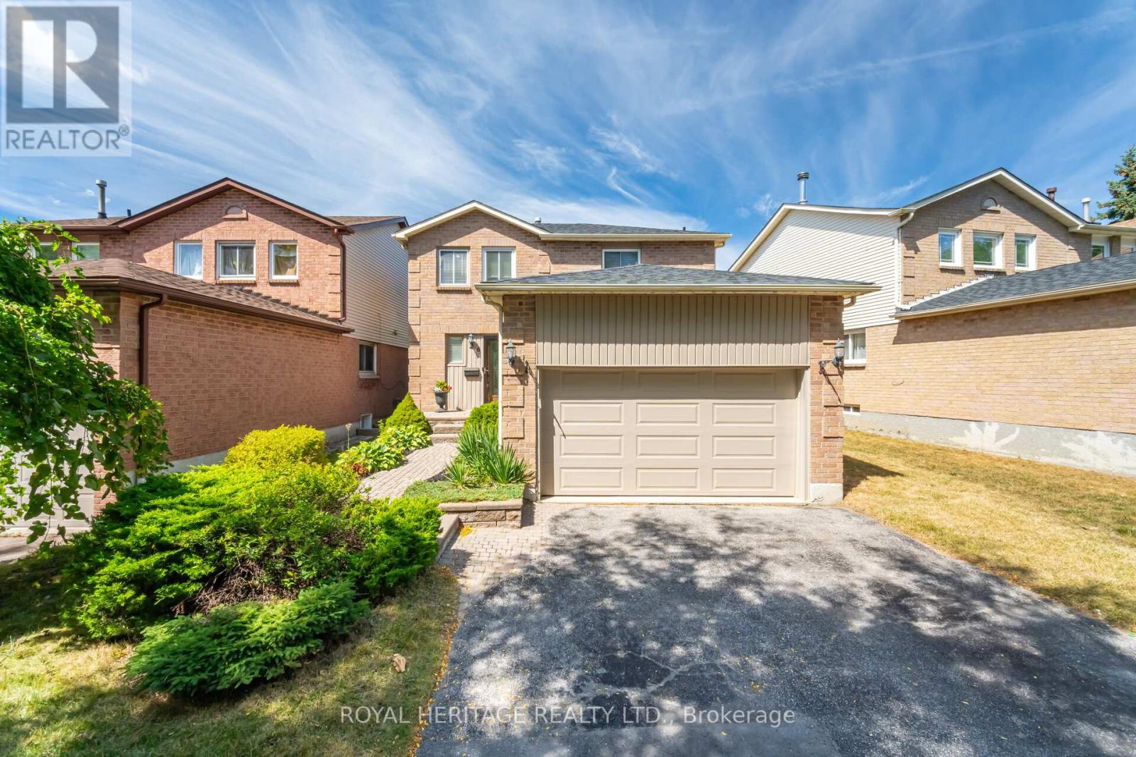 Photo 4 of 6 Field Crescent, Ajax ON