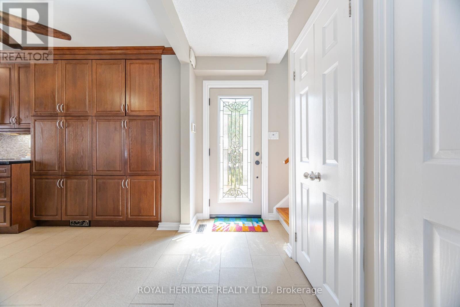 Photo 6 of 6 Field Crescent, Ajax ON