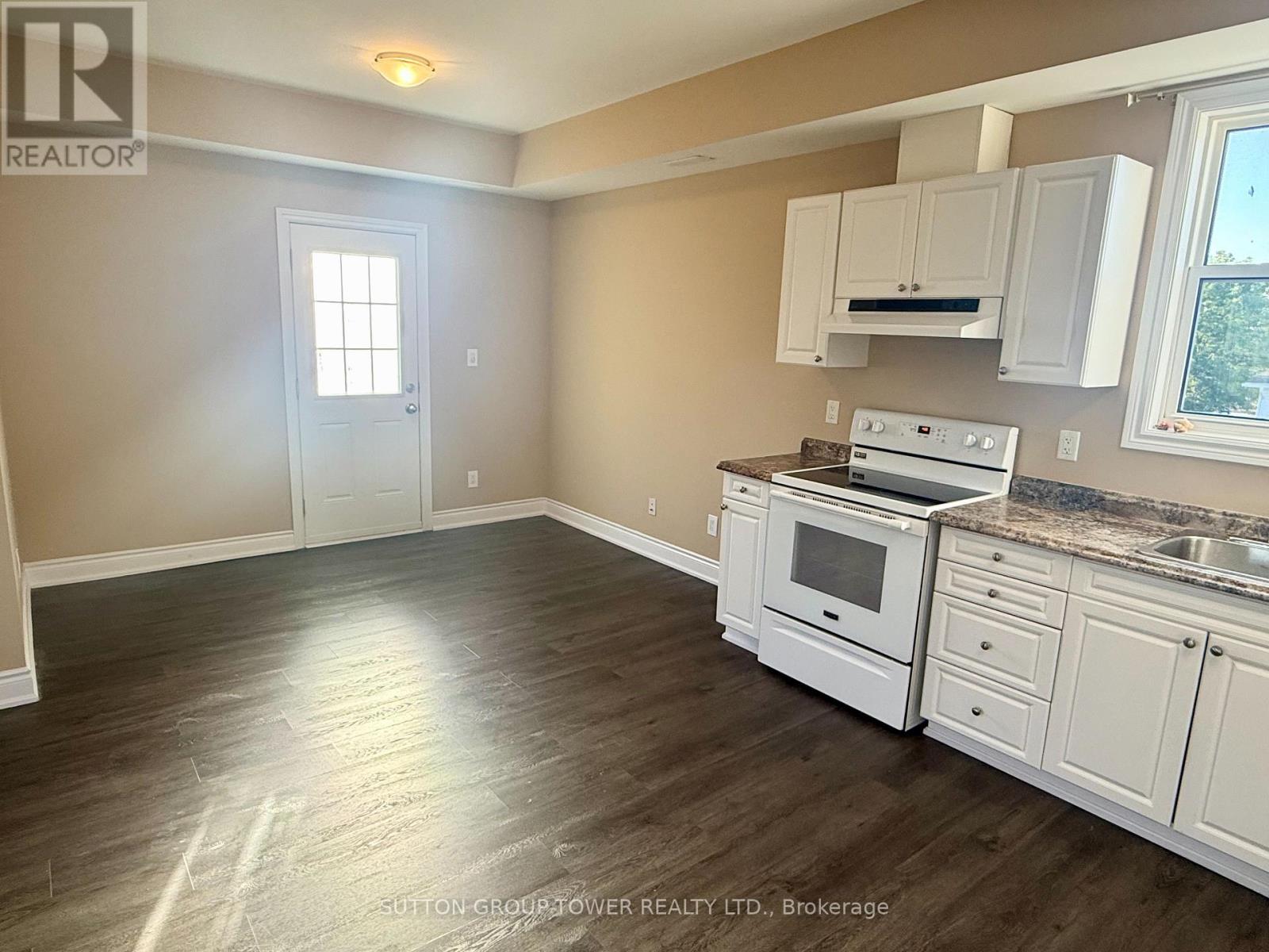 Photo 14 of 2 750 Albert Street, Oshawa ON