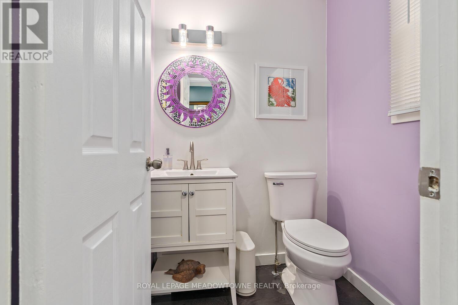 Photo 4 of 6963 Pamplona Mews, Mississauga ON