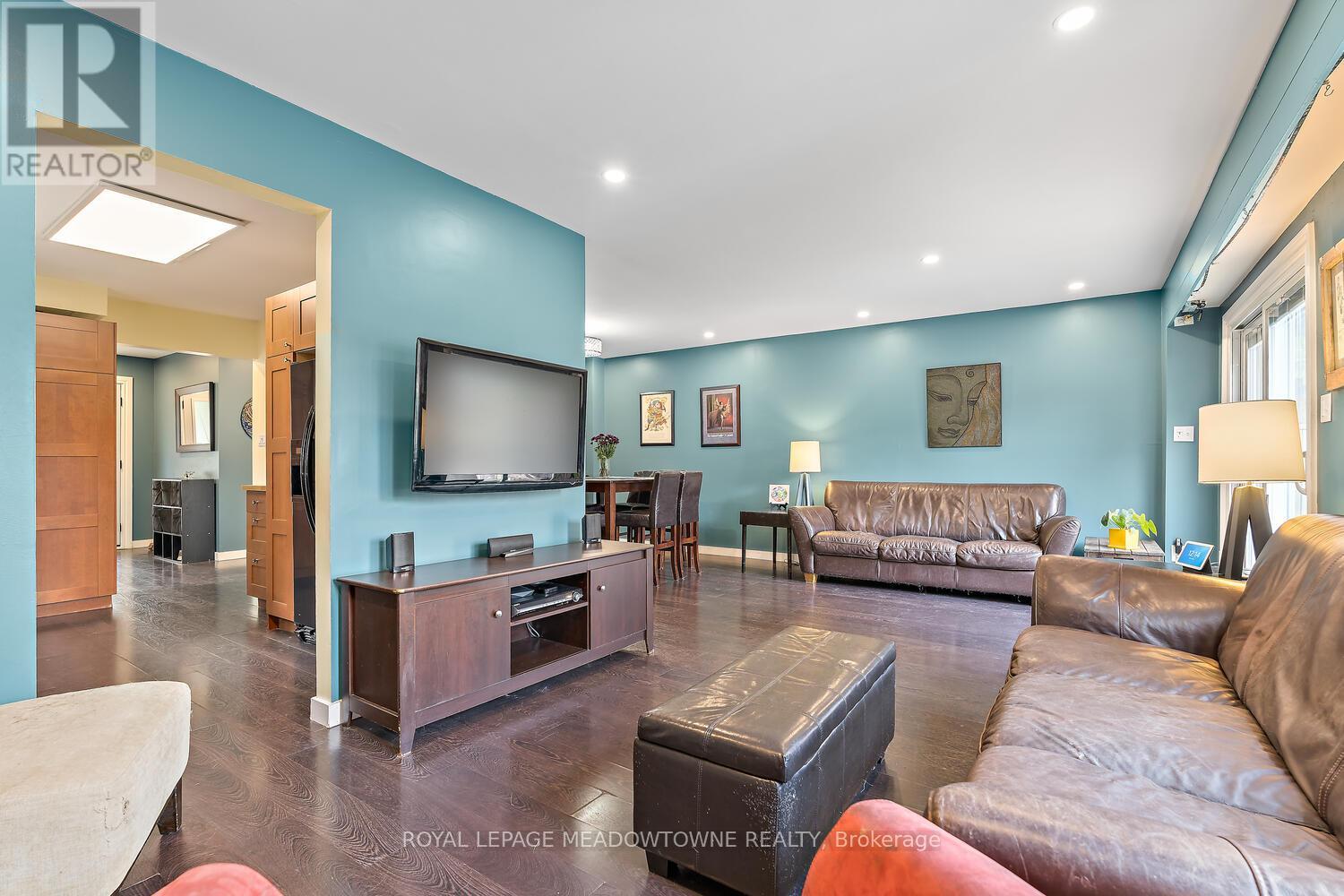 Photo 8 of 6963 Pamplona Mews, Mississauga ON