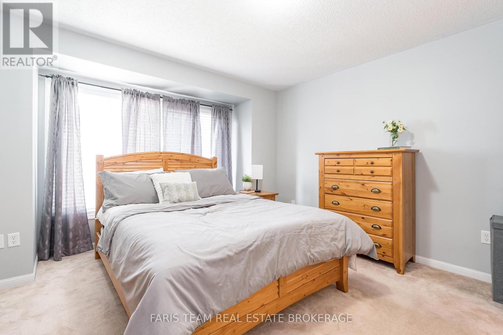 Photo 17 of 4 Callander Crescent, New Tecumseth ON