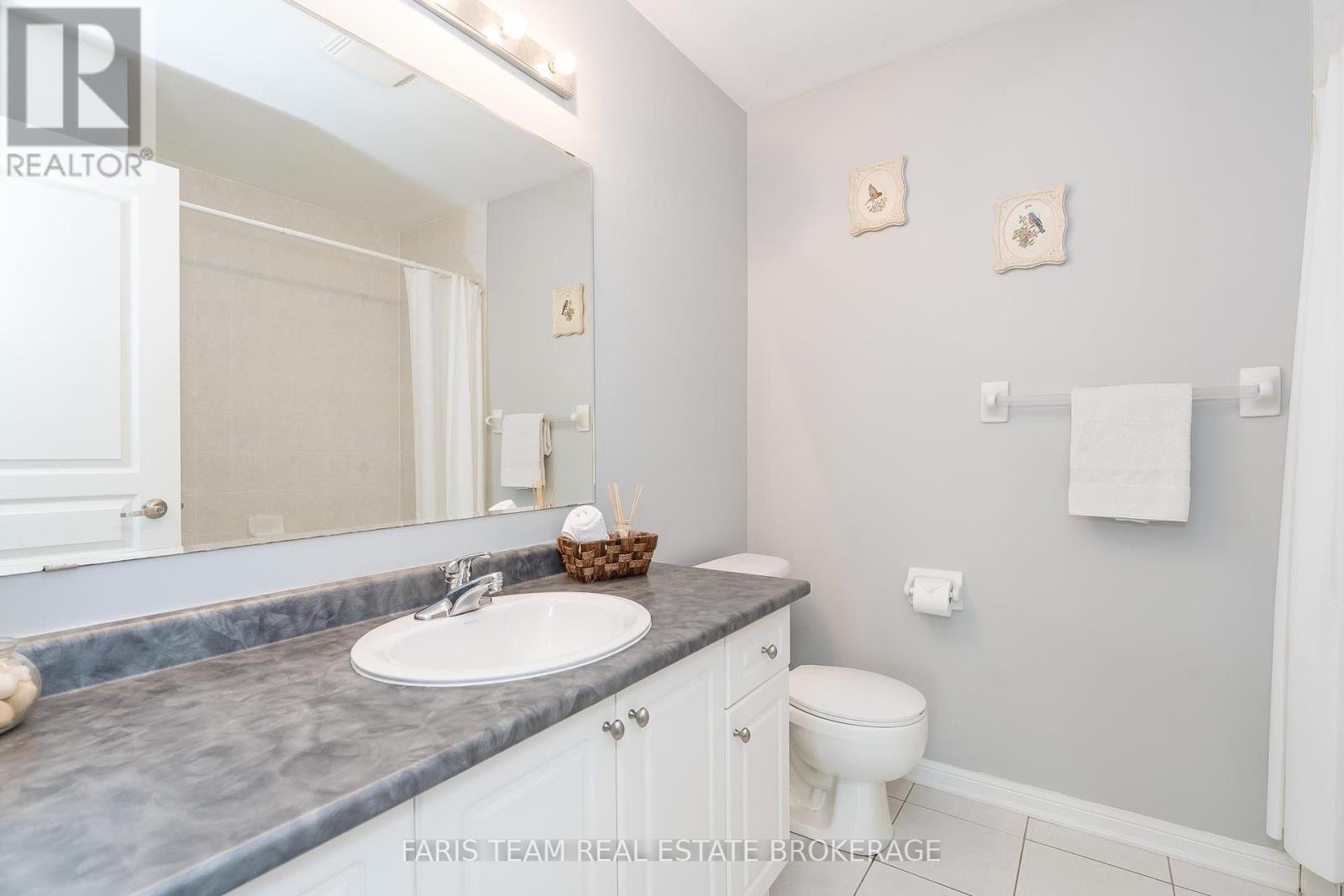 Photo 9 of 4 Callander Crescent, New Tecumseth ON