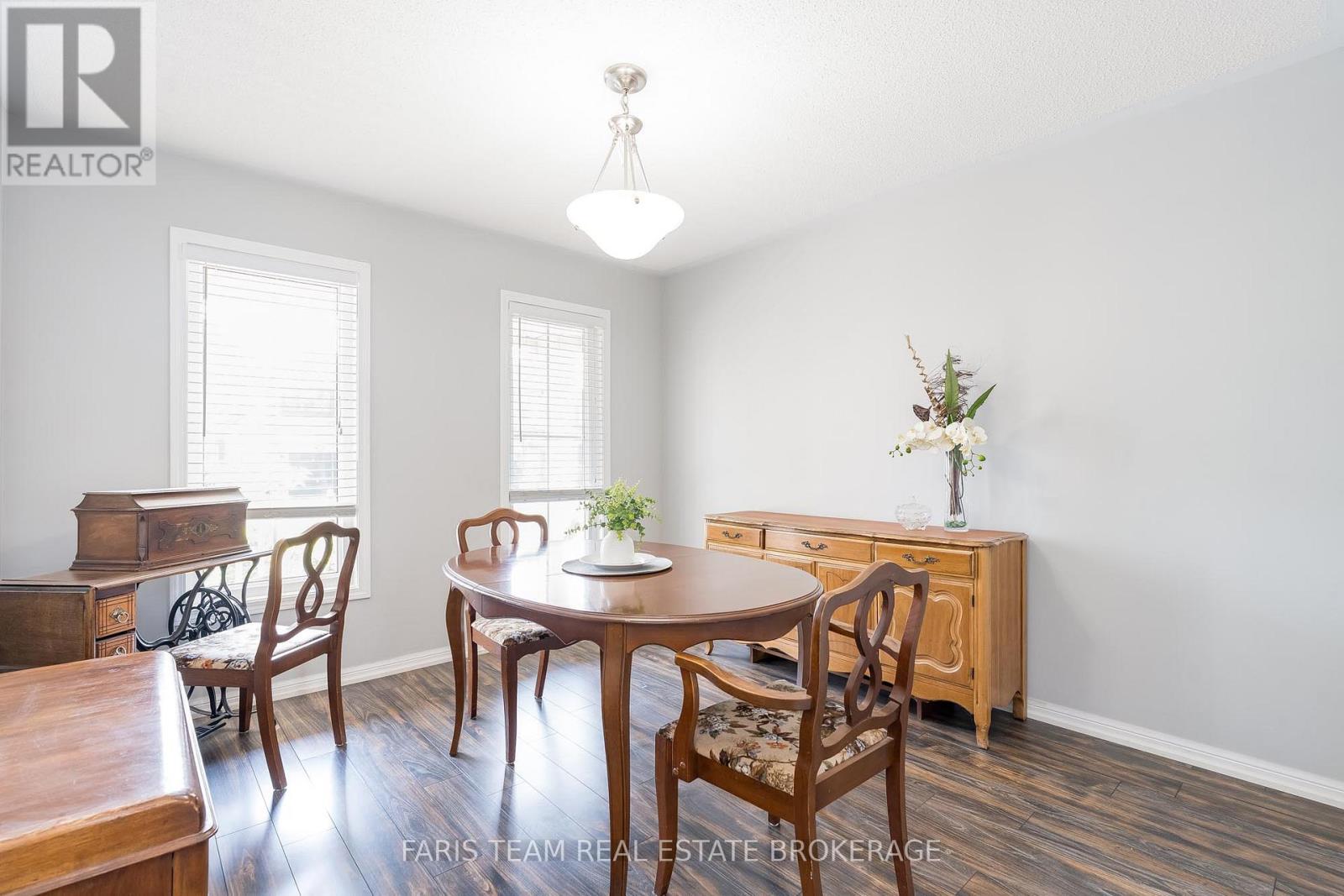 Photo 4 of 4 Callander Crescent, New Tecumseth ON