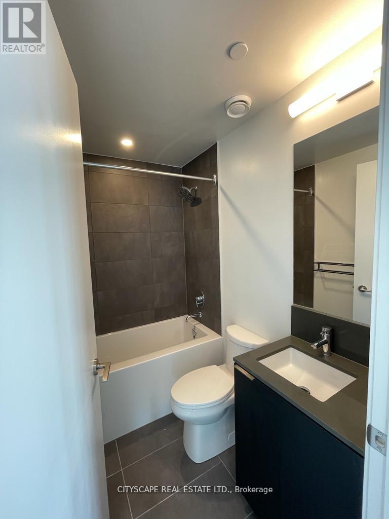 Photo 10 of 4003 1000 Portage Parkway, Vaughan ON