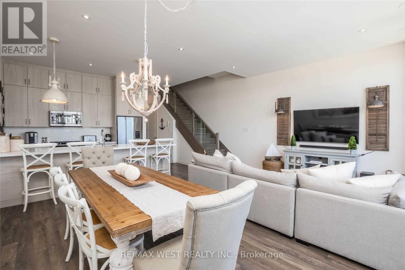 Photo 2 of 3795 Riva Avenue, Innisfil ON