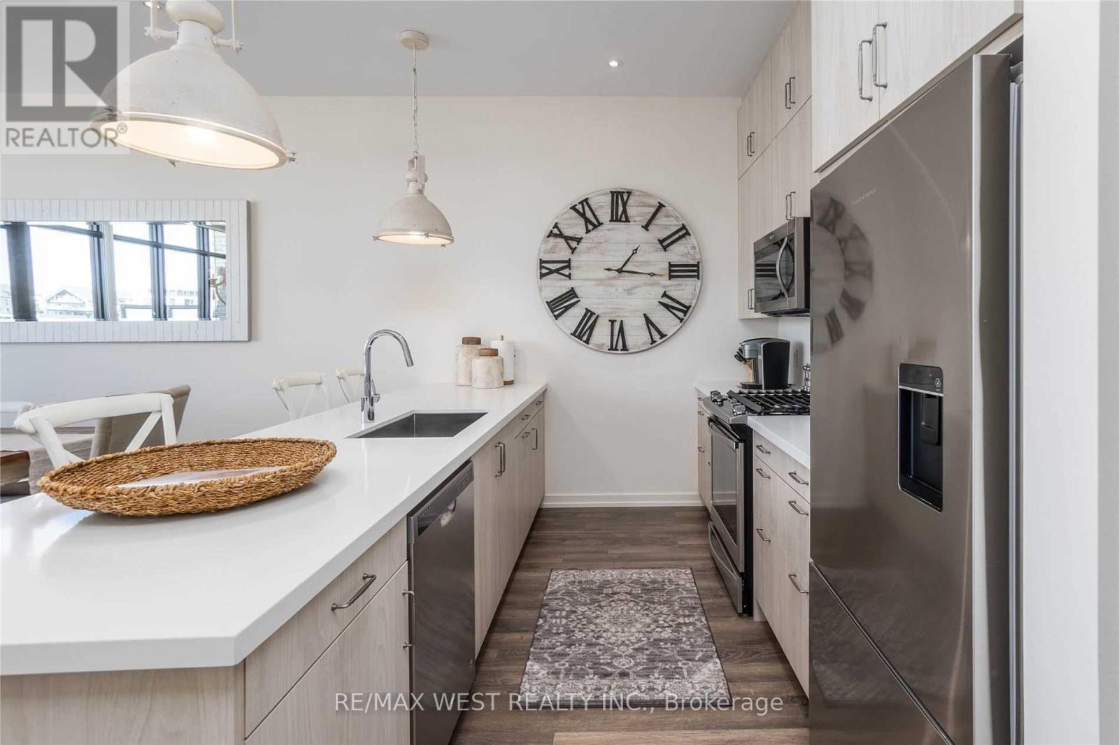Photo 15 of 3795 Riva Avenue, Innisfil ON
