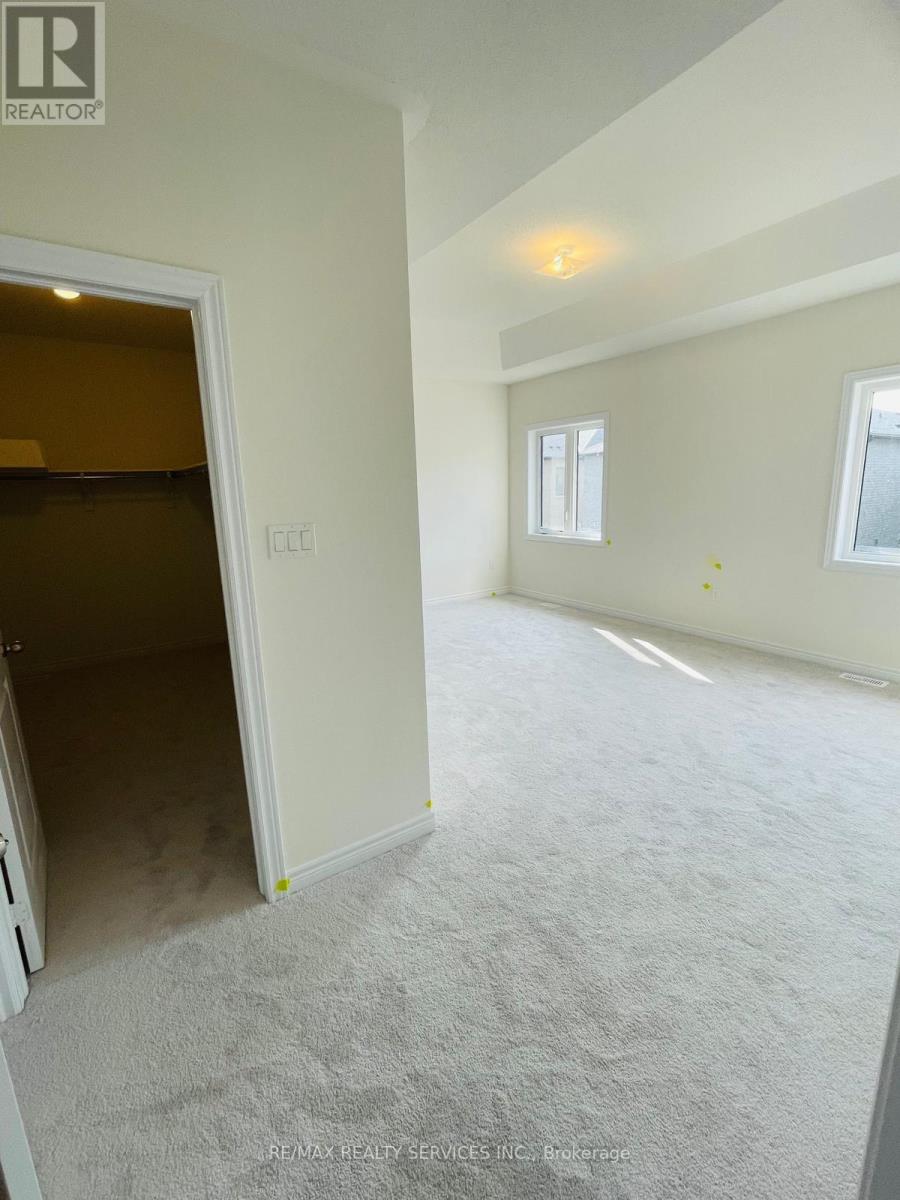 Photo 4 of 169 Wesmina Avenue, Whitchurchstouffville ON