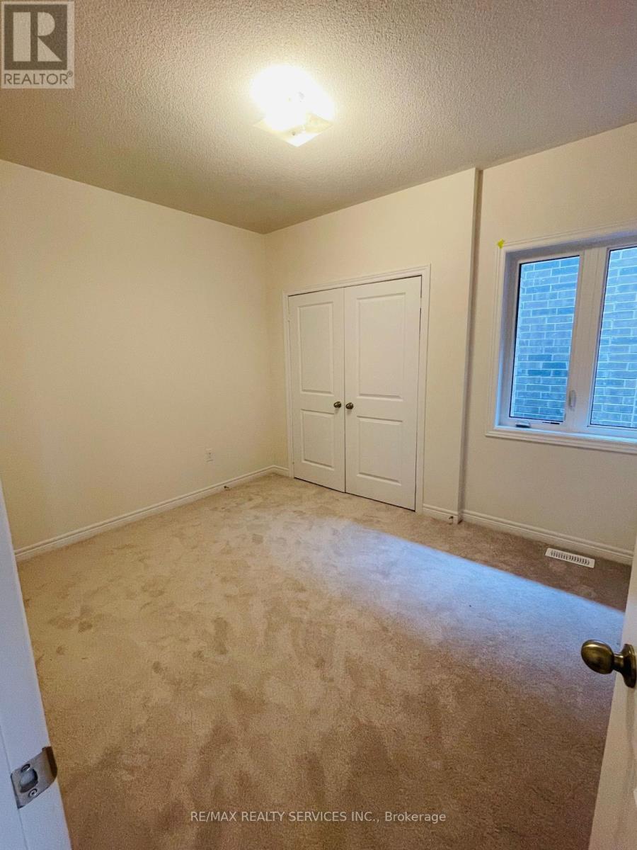 Photo 5 of 169 Wesmina Avenue, Whitchurchstouffville ON