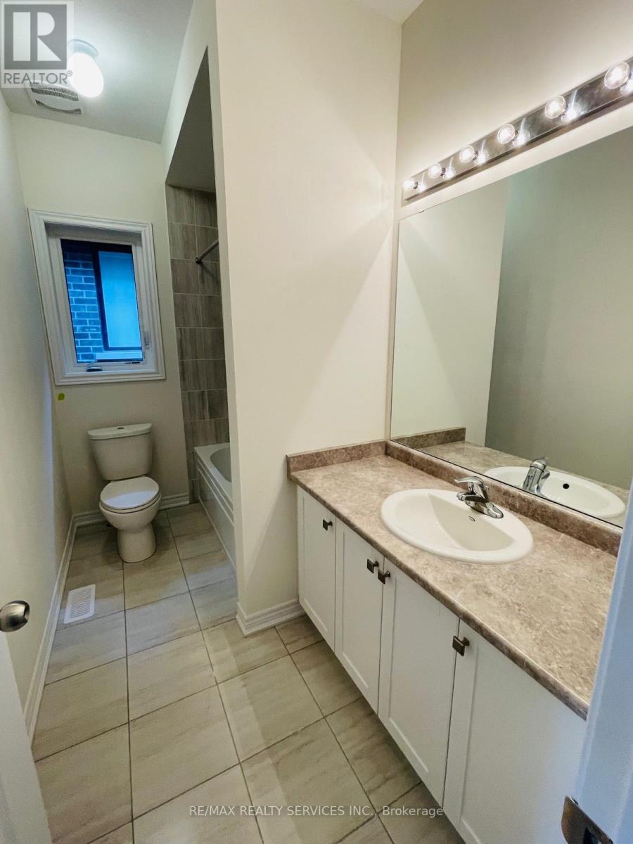 Photo 23 of 169 Wesmina Avenue, Whitchurchstouffville ON