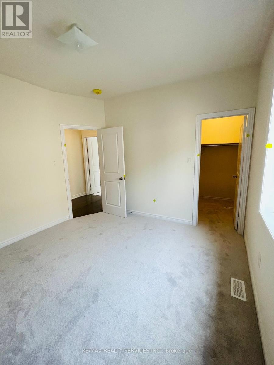 Photo 13 of 169 Wesmina Avenue, Whitchurchstouffville ON