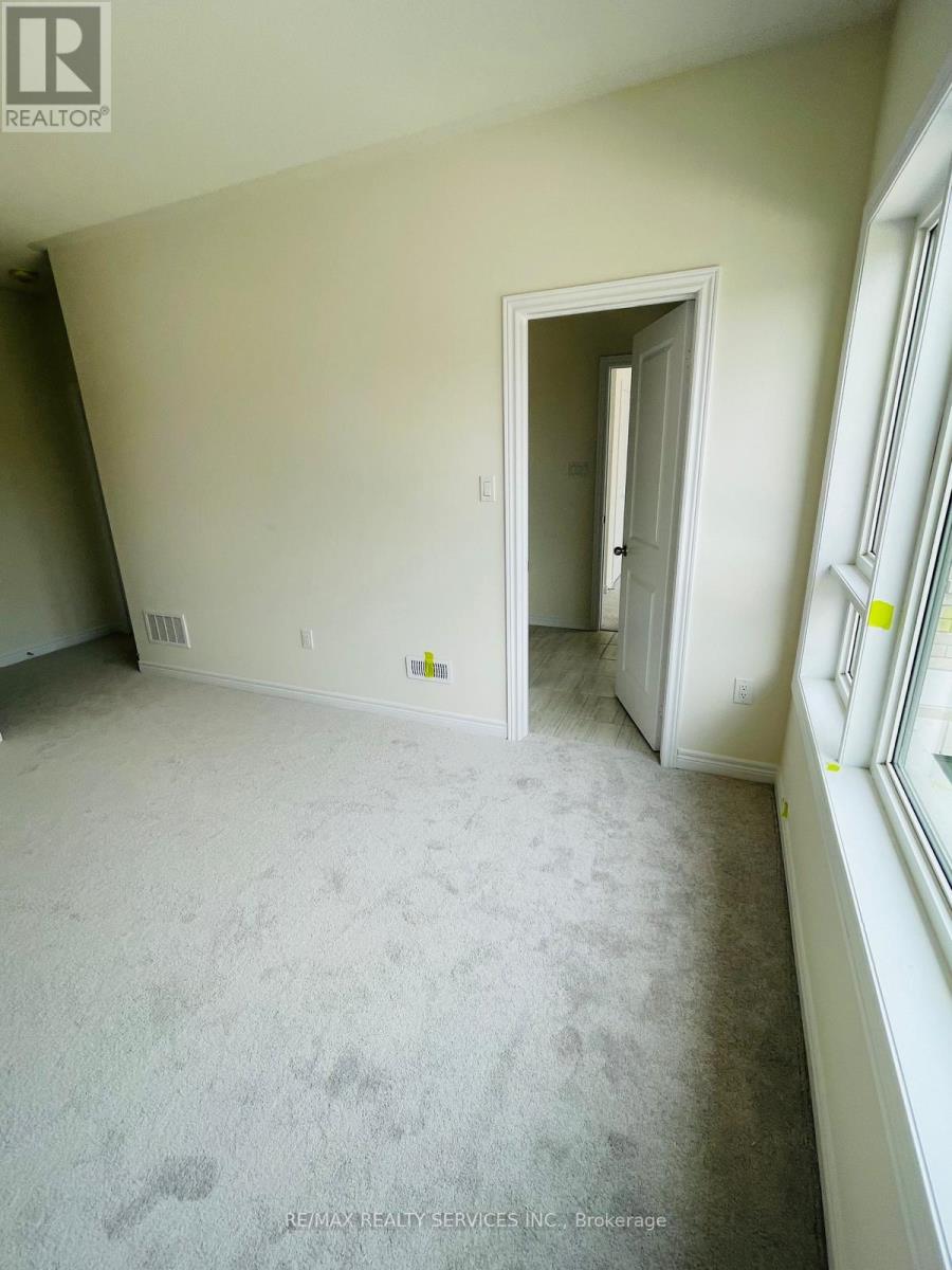 Photo 25 of 169 Wesmina Avenue, Whitchurchstouffville ON