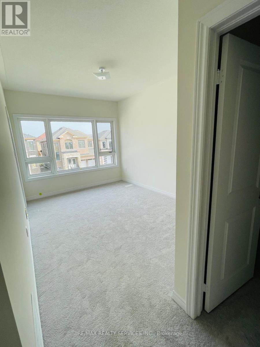 Photo 3 of 169 Wesmina Avenue, Whitchurchstouffville ON