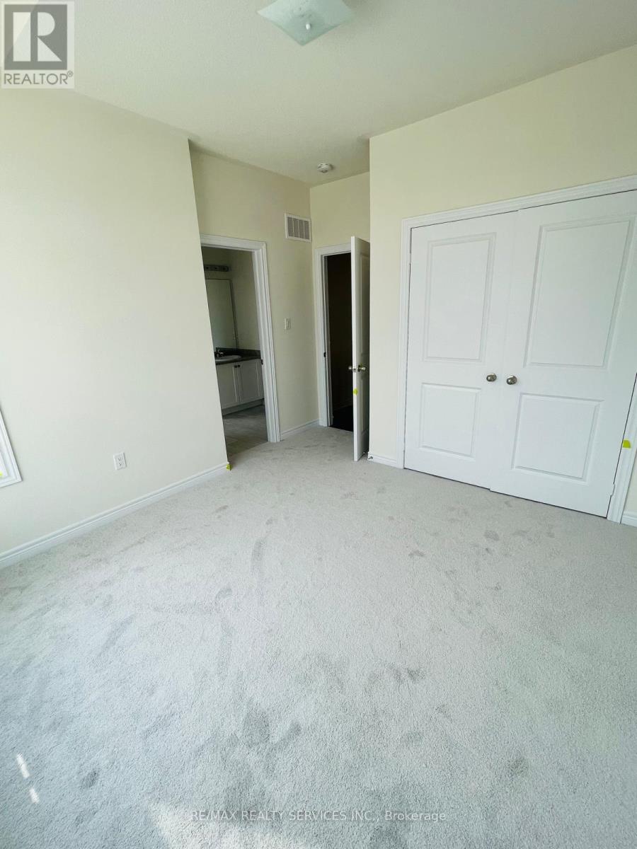 Photo 10 of 169 Wesmina Avenue, Whitchurchstouffville ON