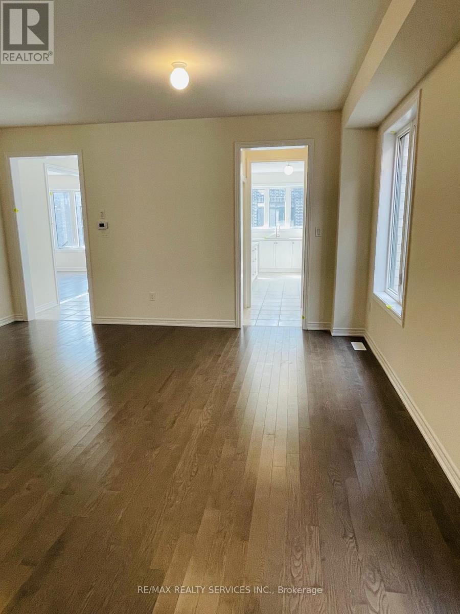 Photo 2 of 169 Wesmina Avenue, Whitchurchstouffville ON