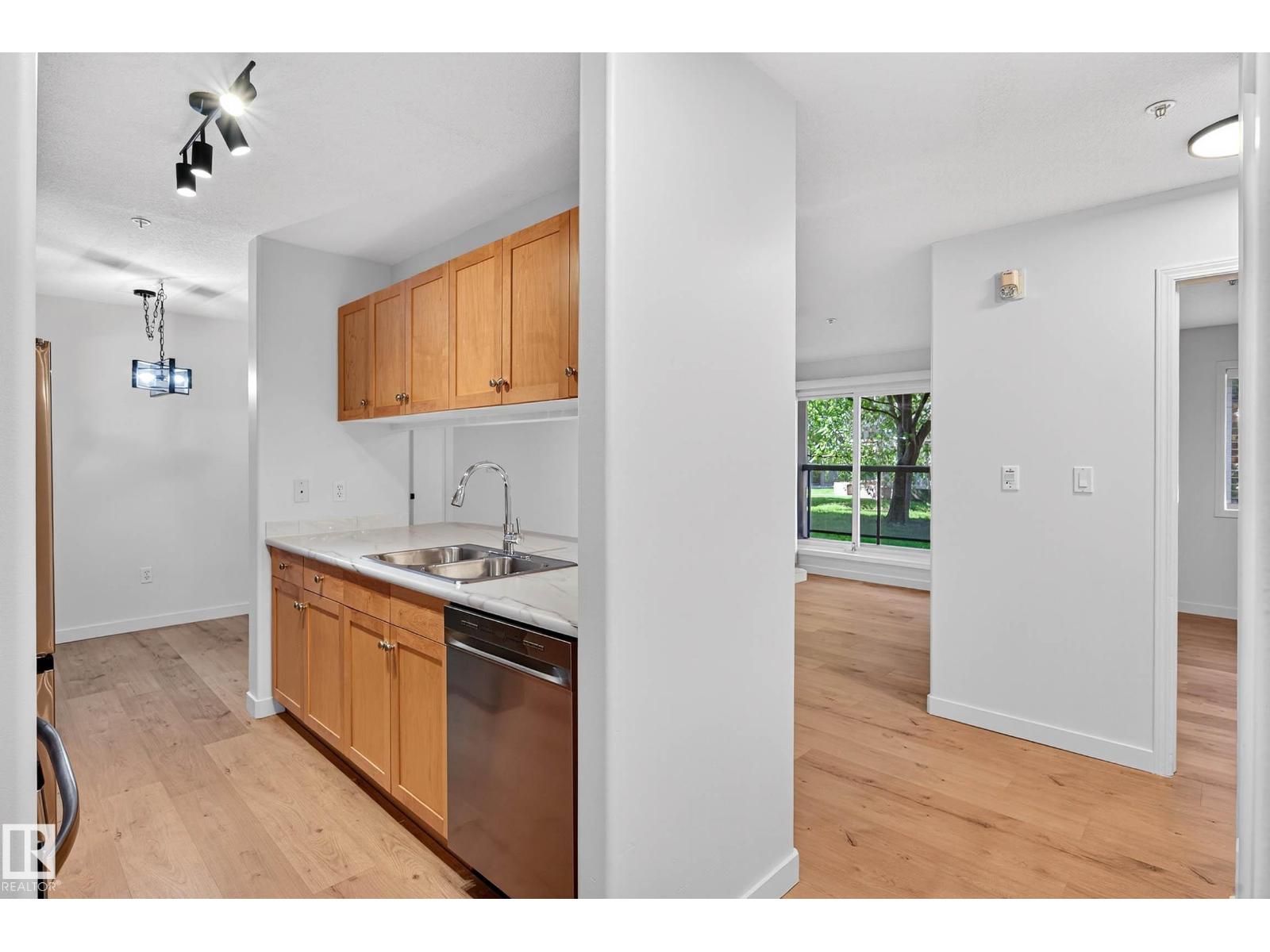 Photo 3 of 105 279 Suder Greens Dr Nw, Edmonton AB