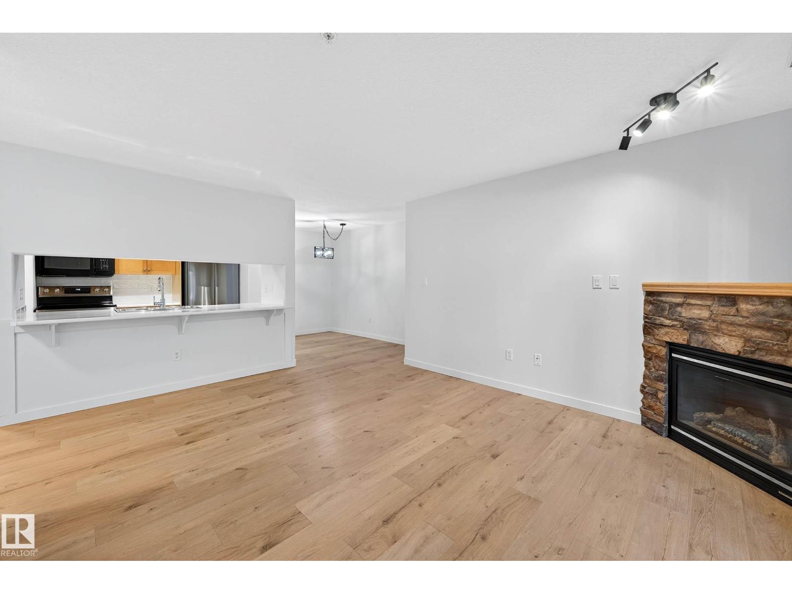 Photo 8 of 105 279 Suder Greens Dr Nw, Edmonton AB