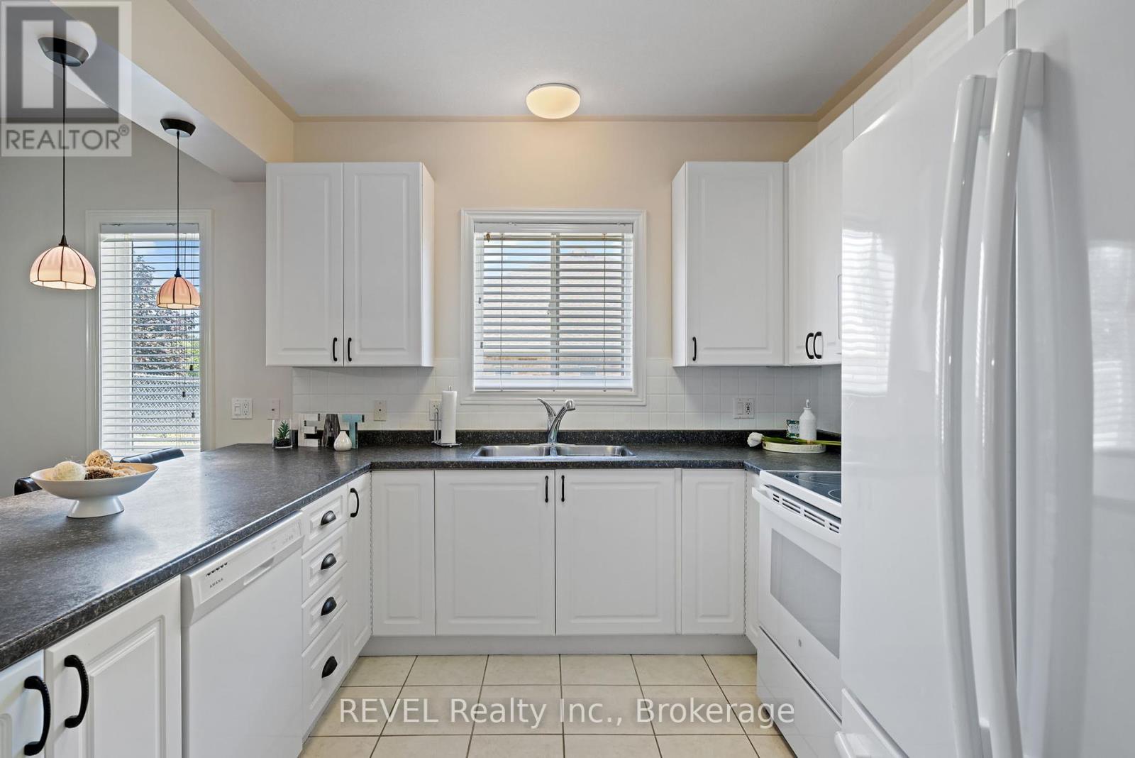 Photo 11 of 159 Willowlanding Court, Welland ON