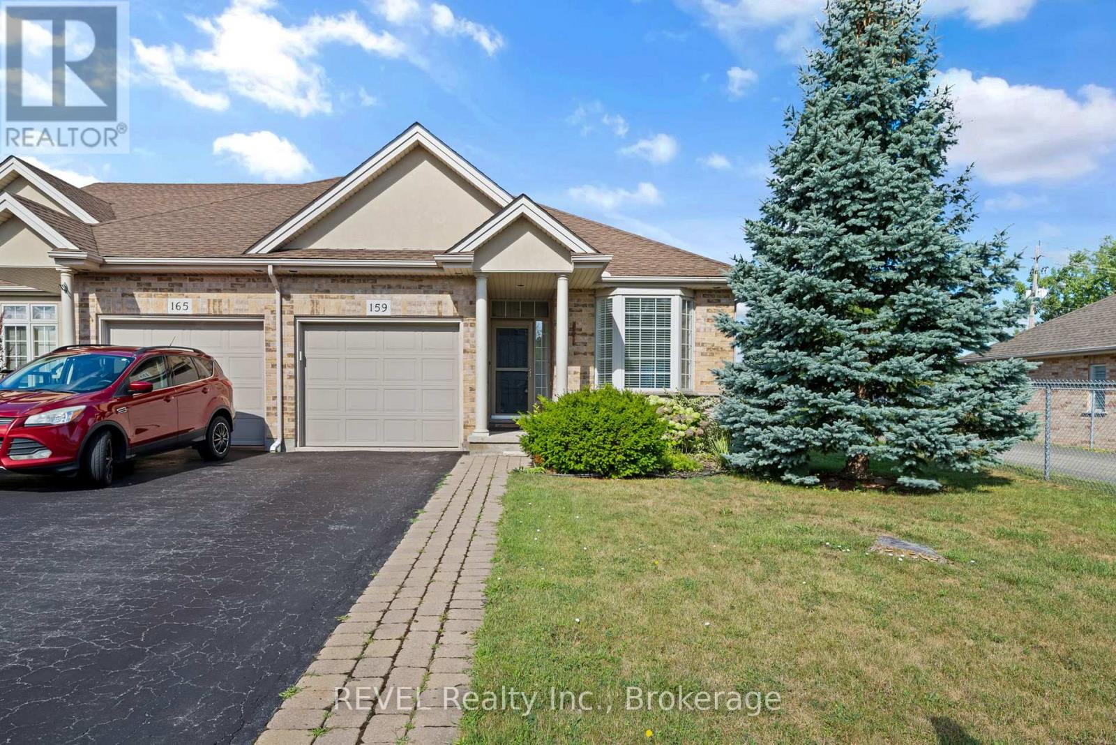 Photo 2 of 159 Willowlanding Court, Welland ON