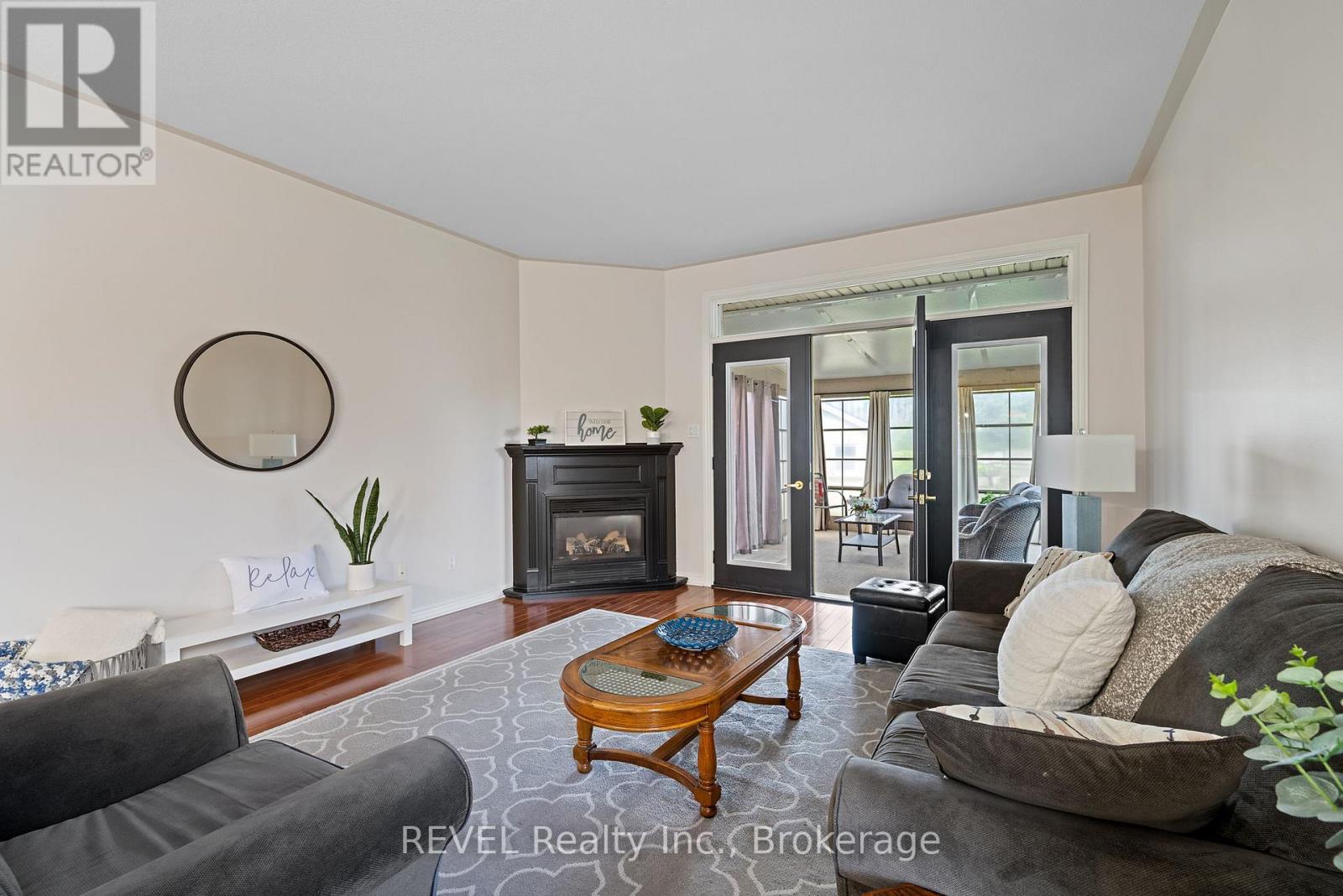 Photo 17 of 159 Willowlanding Court, Welland ON