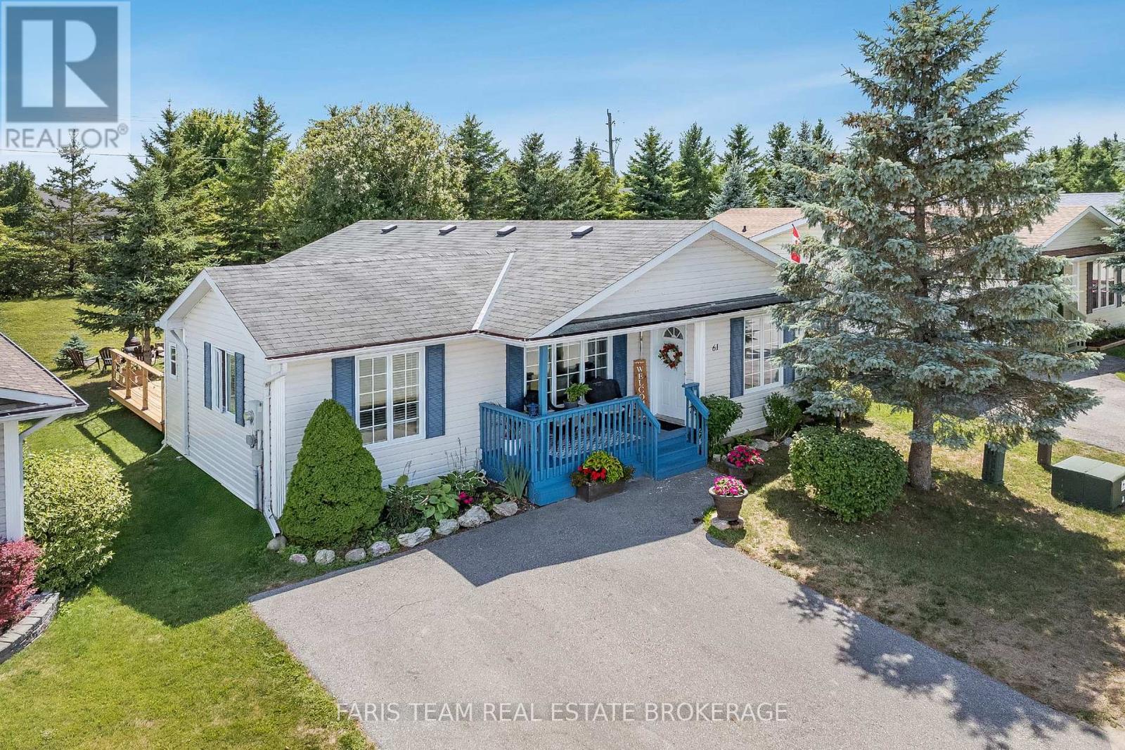 Photo 1 of 61 Pennsylvania Avenue, Wasaga Beach ON