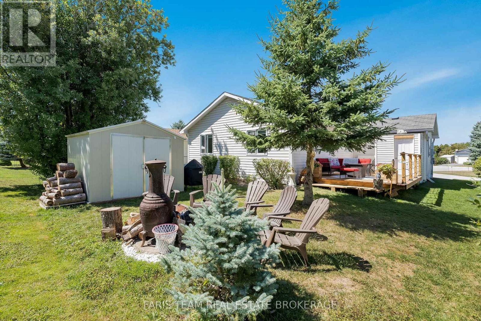 Photo 22 of 61 Pennsylvania Avenue, Wasaga Beach ON