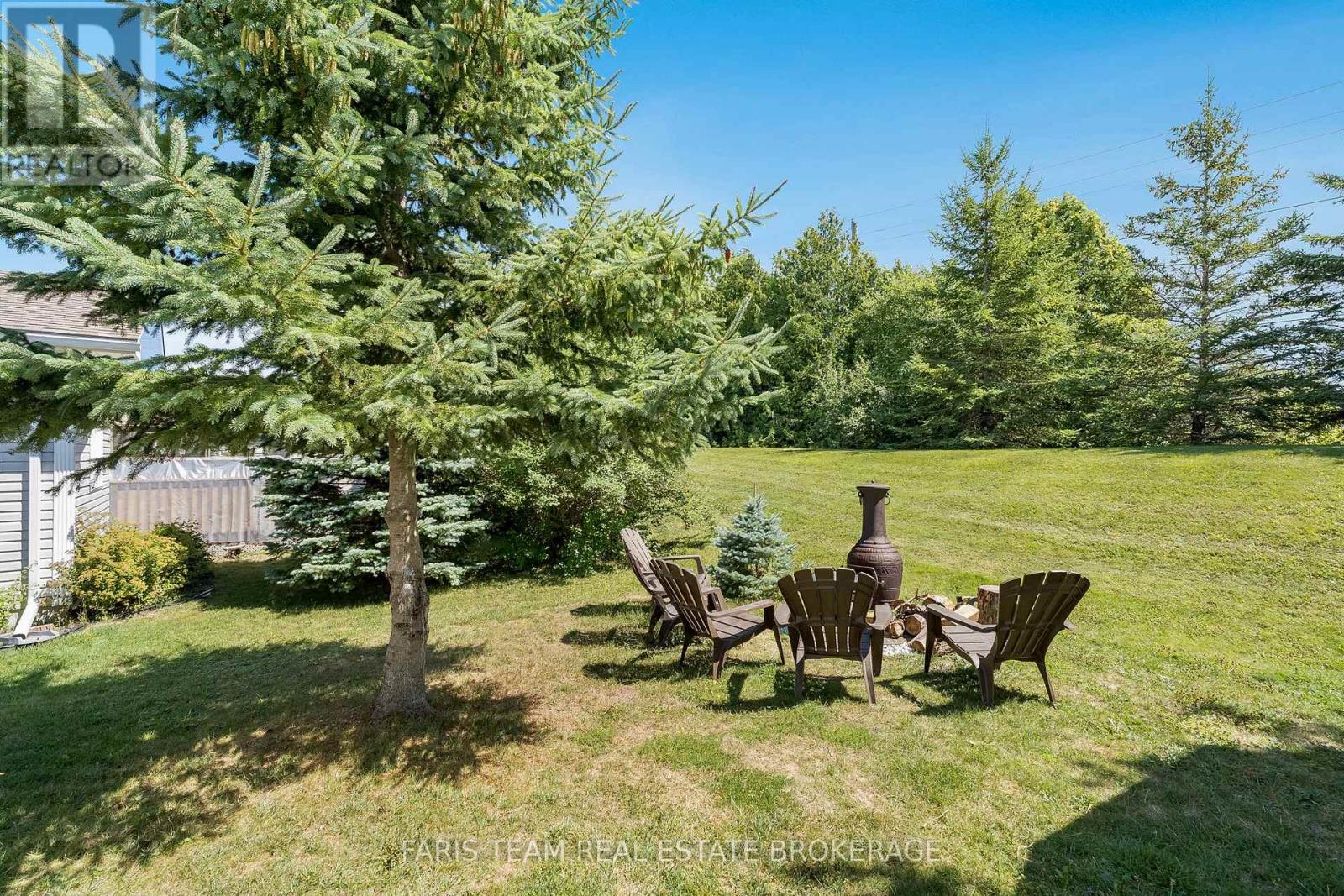Photo 24 of 61 Pennsylvania Avenue, Wasaga Beach ON