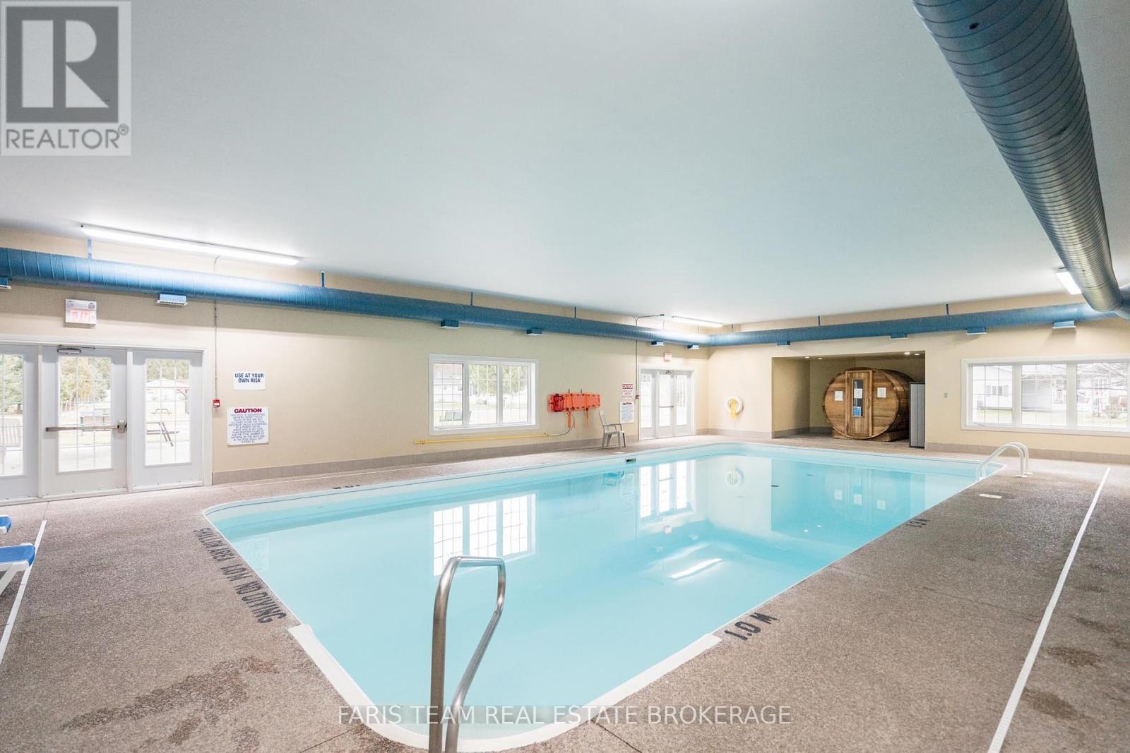 Photo 35 of 61 Pennsylvania Avenue, Wasaga Beach ON