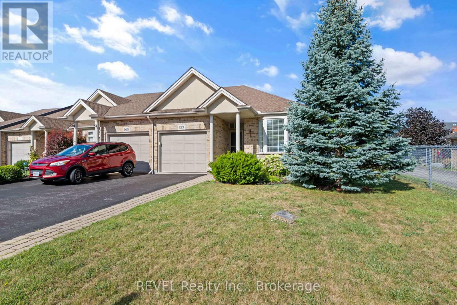 Photo 3 of 159 Willowlanding Court, Welland ON