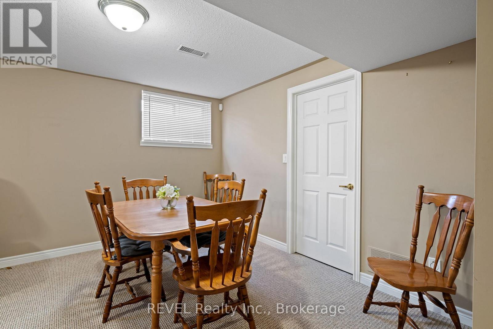 Photo 32 of 159 Willowlanding Court, Welland ON
