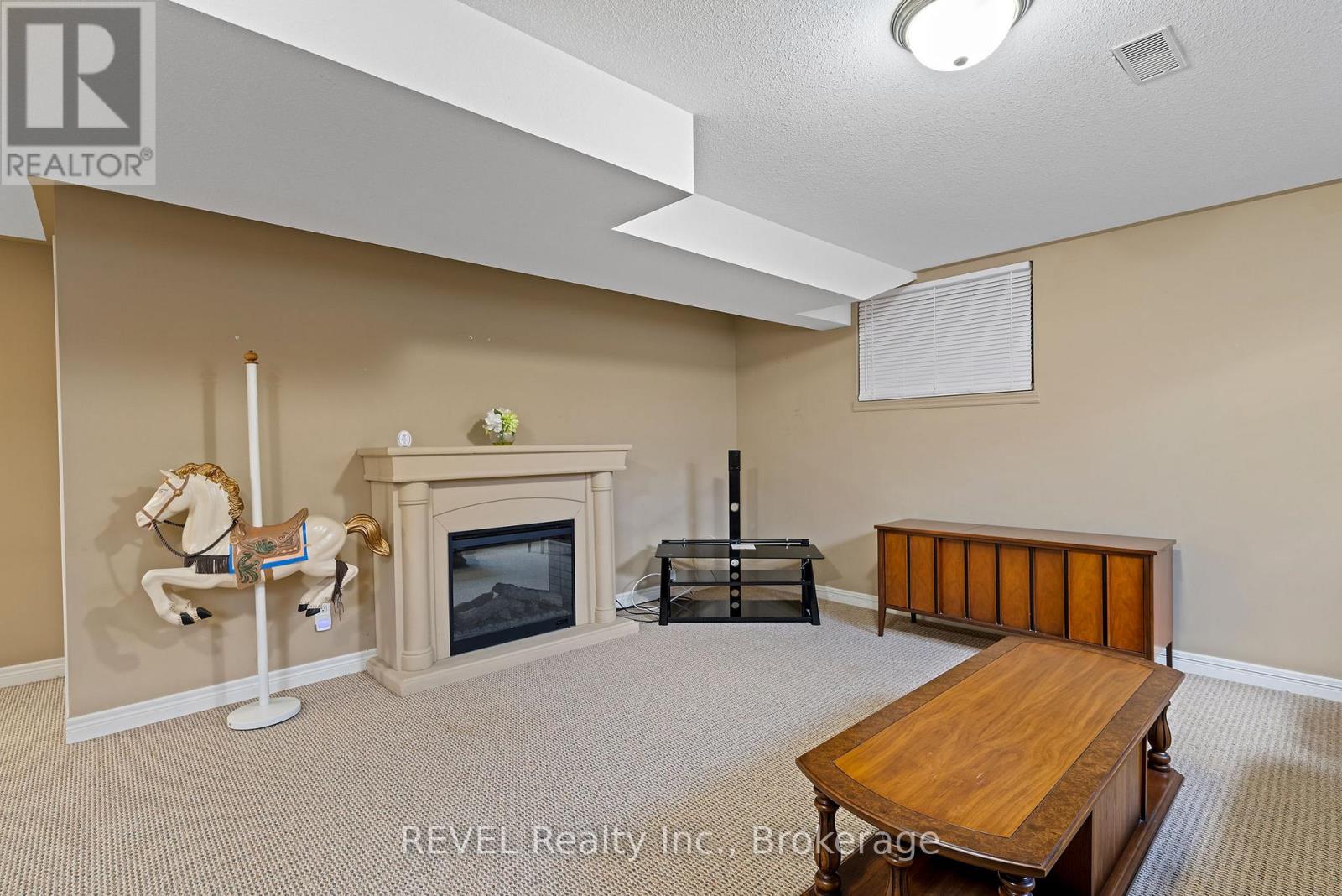 Photo 36 of 159 Willowlanding Court, Welland ON