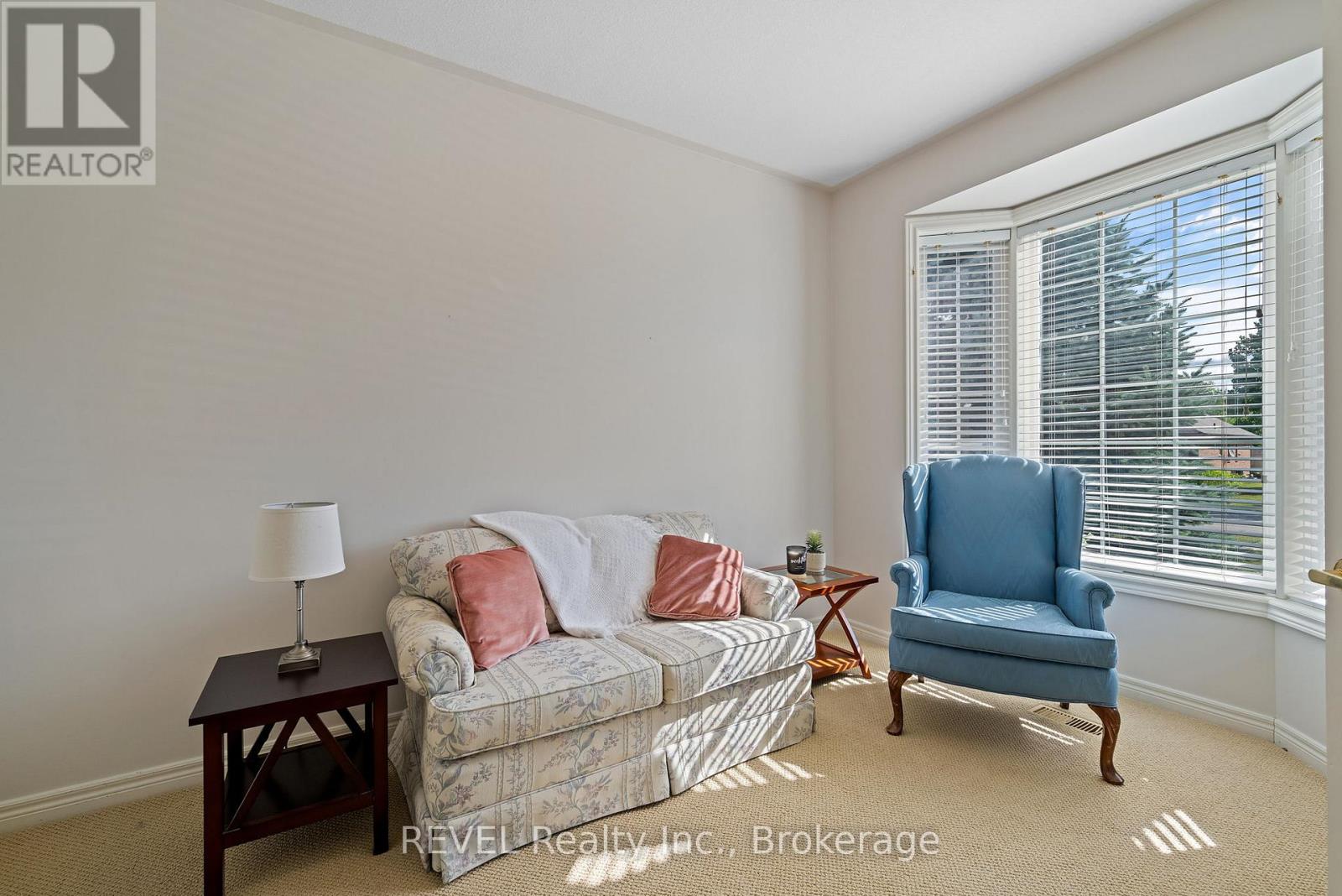 Photo 8 of 159 Willowlanding Court, Welland ON