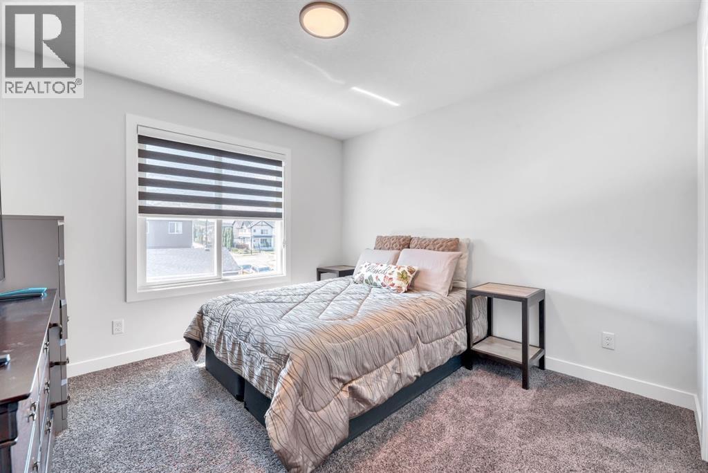 Photo 12 of 240 Creekstone Path Sw, Calgary AB