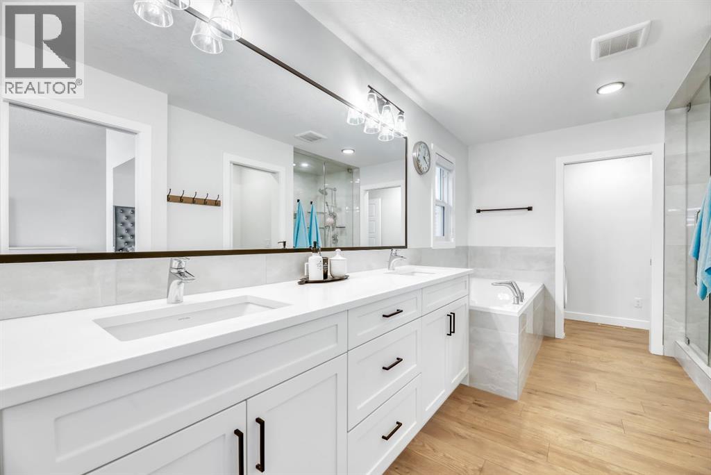 Photo 13 of 240 Creekstone Path Sw, Calgary AB