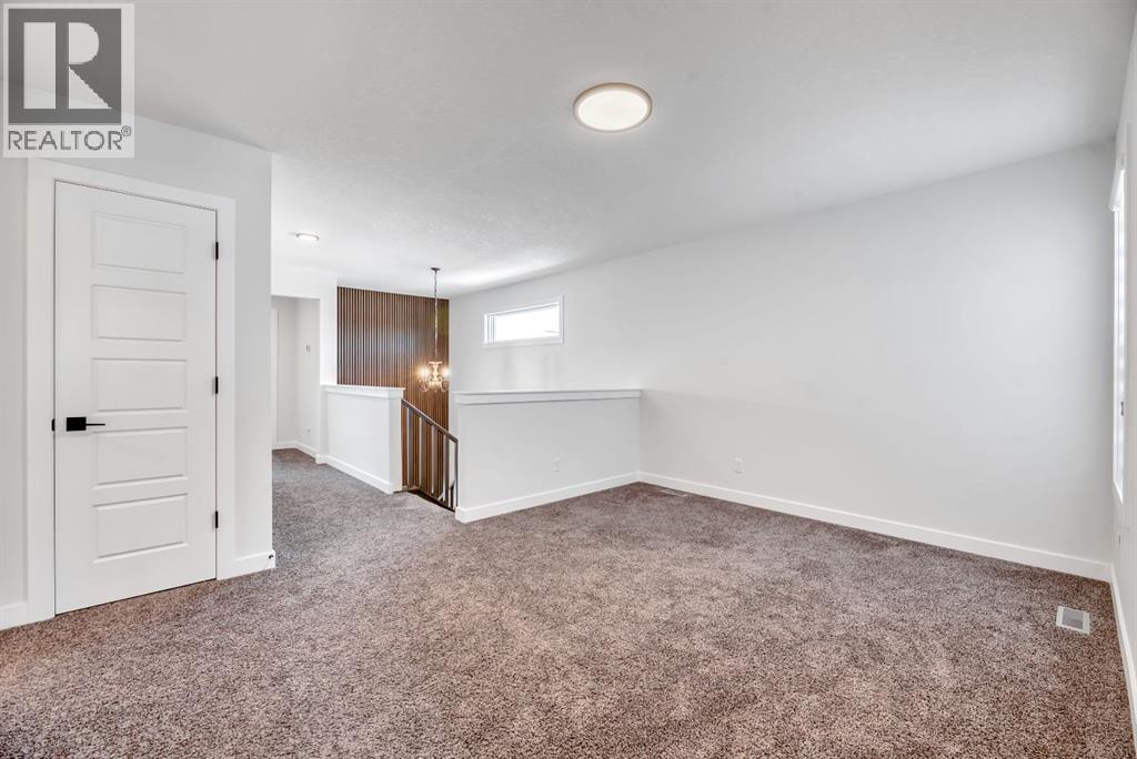 Photo 6 of 240 Creekstone Path Sw, Calgary AB