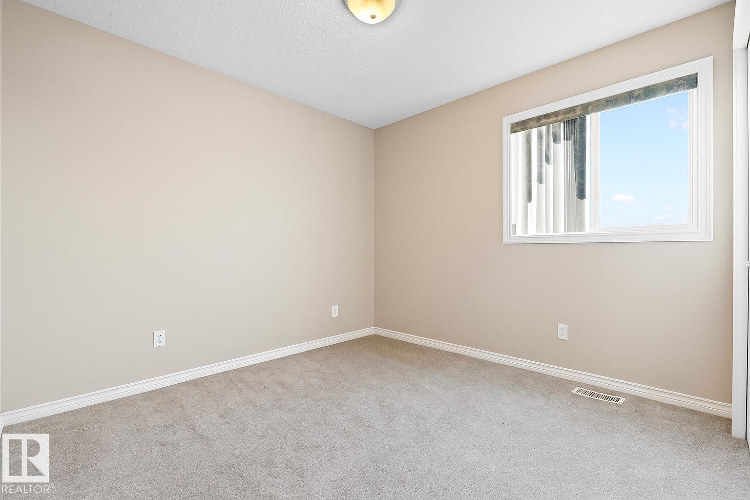 Photo 18 of 4804 147 Av Nw, Edmonton AB