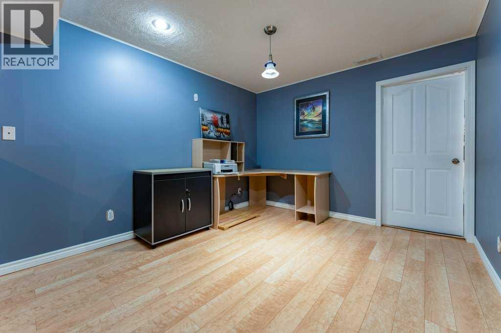 Single Family House for Sale in  Covemeadow Crescent NE Coventry Hills Calgary 
